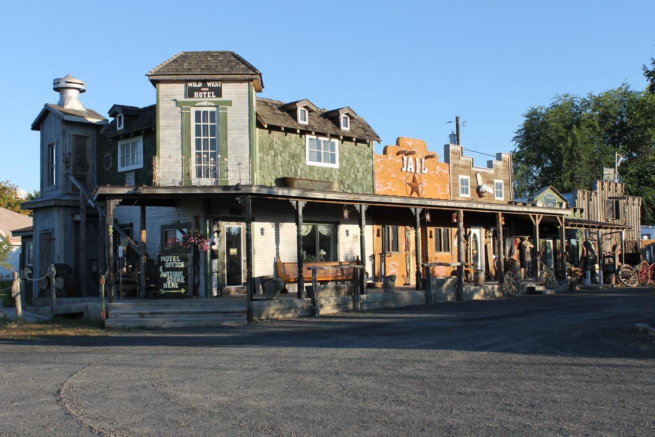 Black Bear Motel Davenport Экстерьер фото