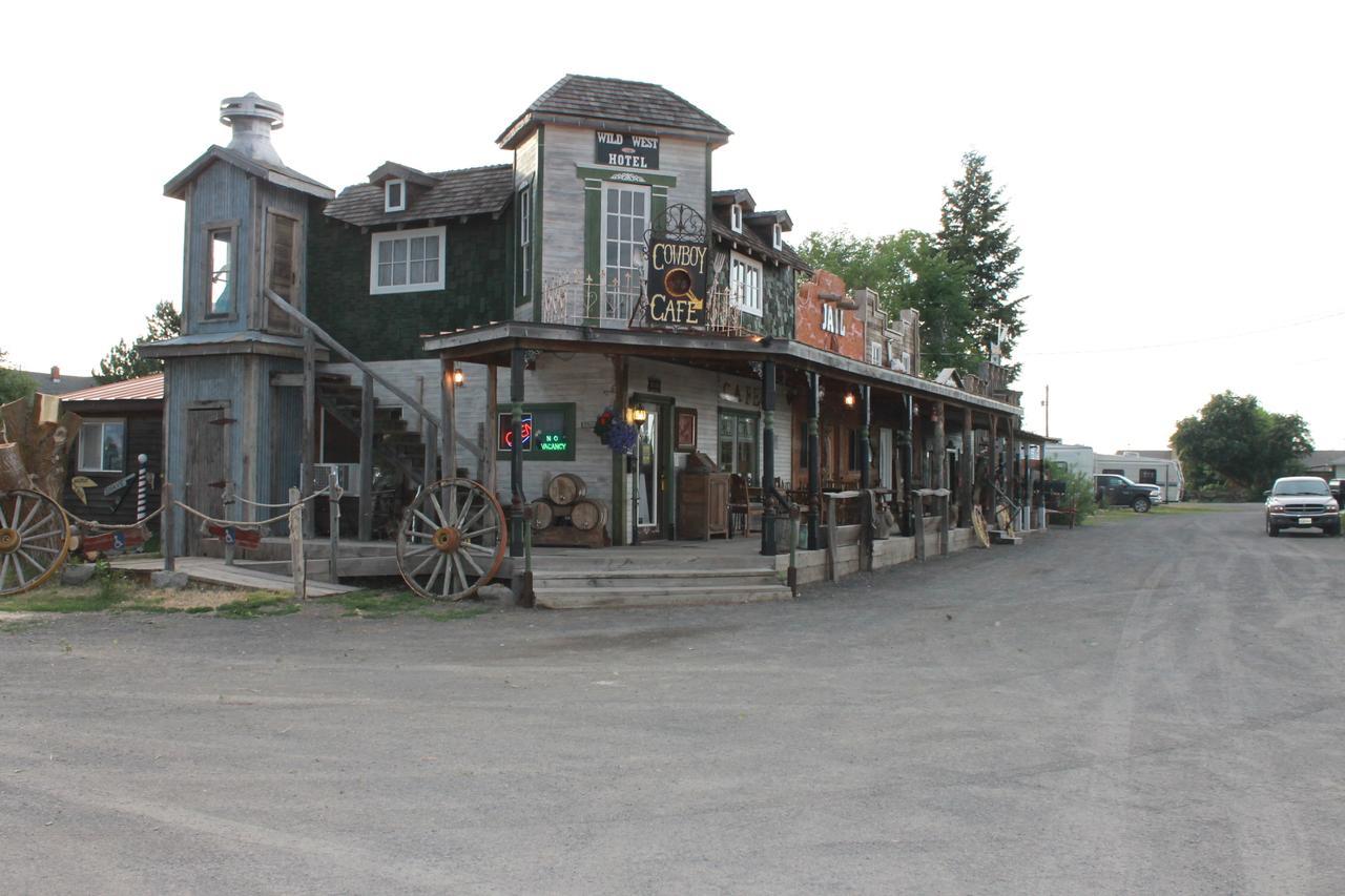 Black Bear Motel Davenport Экстерьер фото