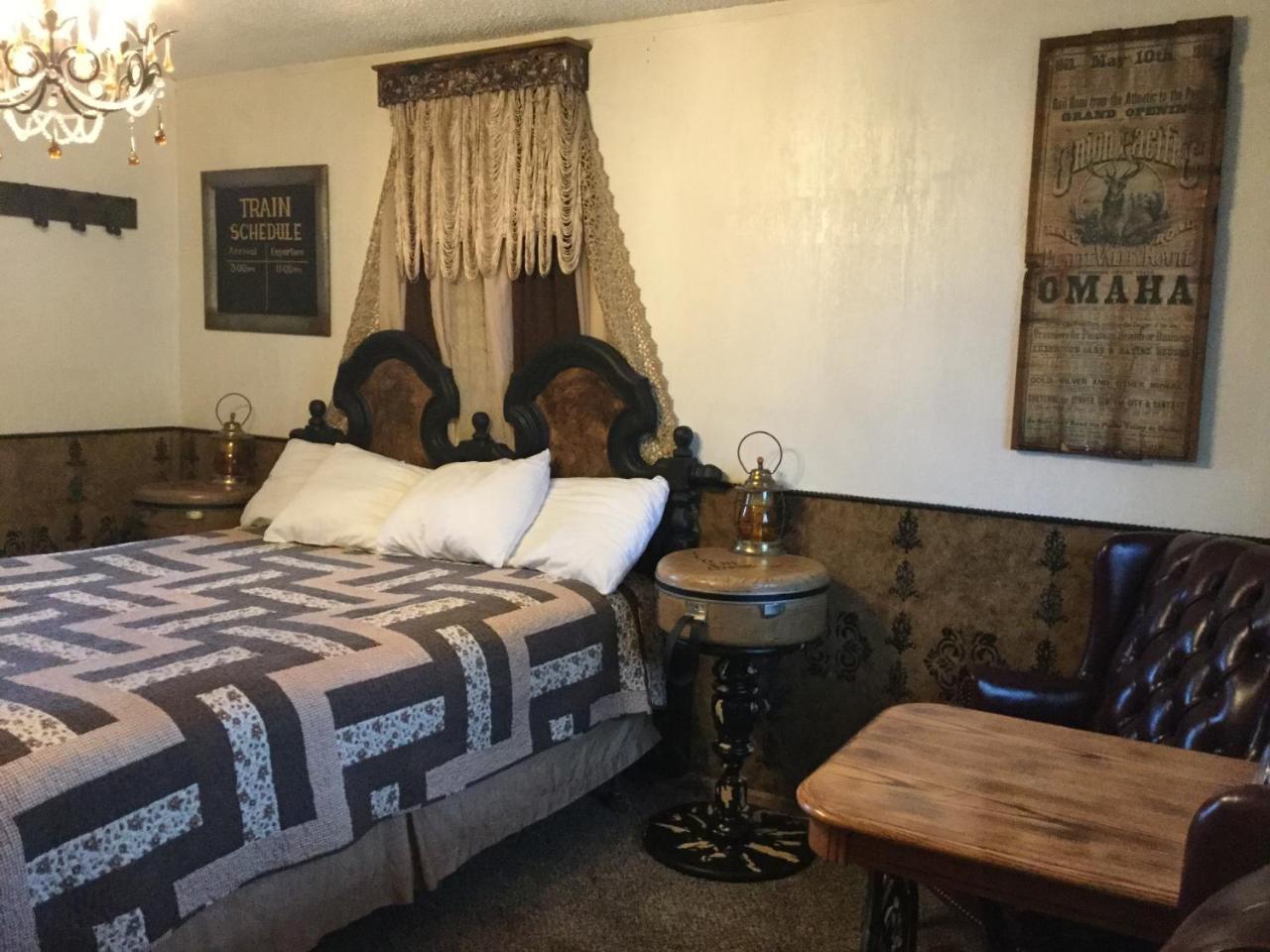 Black Bear Motel Davenport Экстерьер фото