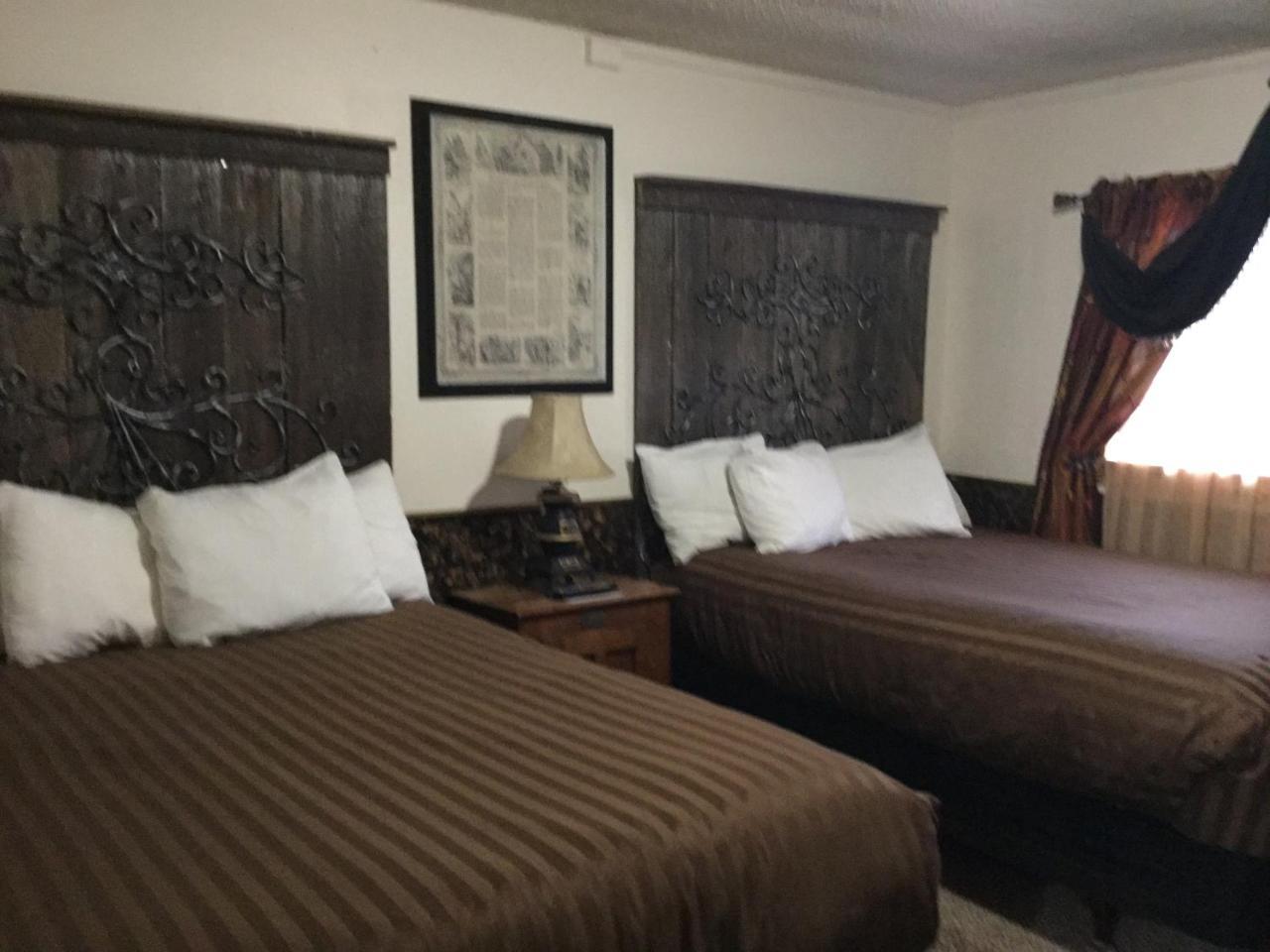 Black Bear Motel Davenport Экстерьер фото