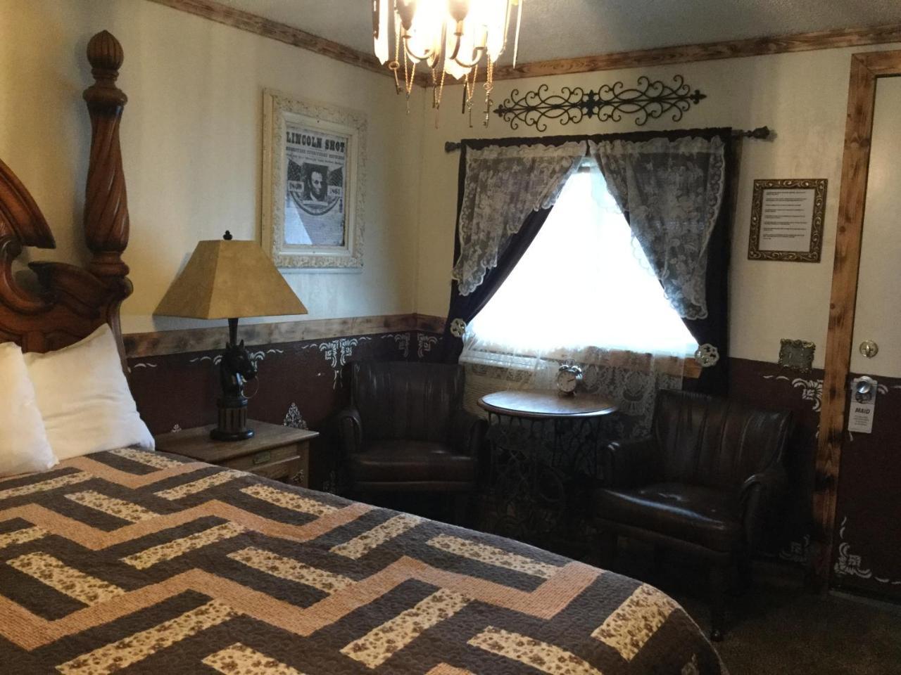 Black Bear Motel Davenport Экстерьер фото