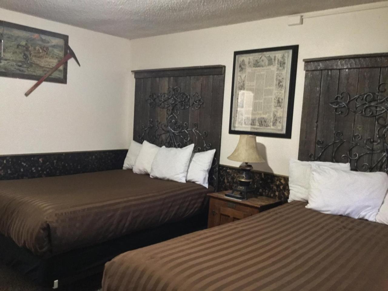 Black Bear Motel Davenport Экстерьер фото