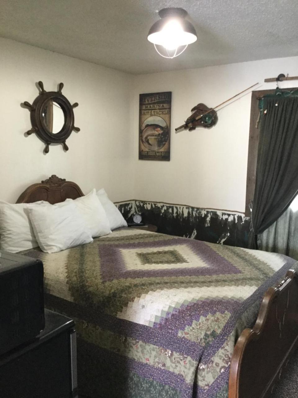Black Bear Motel Davenport Экстерьер фото