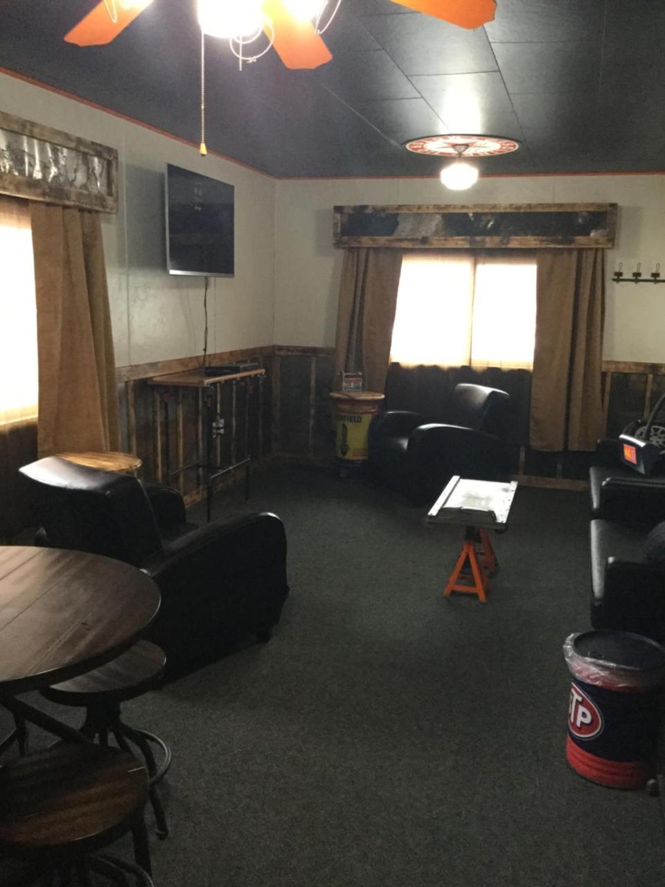 Black Bear Motel Davenport Экстерьер фото