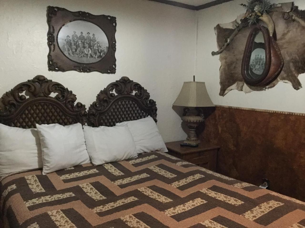 Black Bear Motel Davenport Экстерьер фото