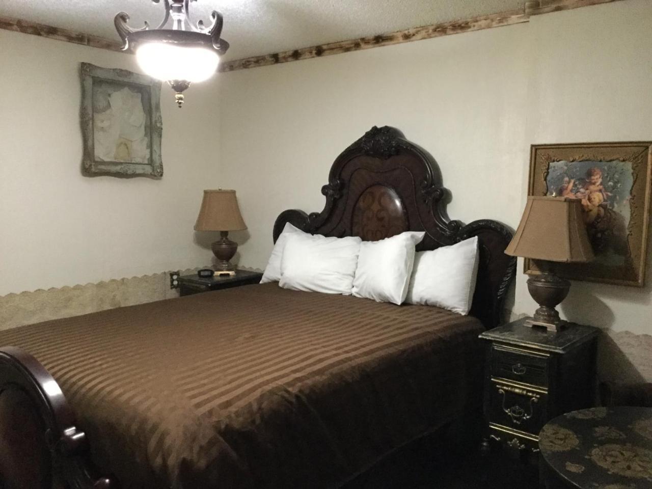Black Bear Motel Davenport Экстерьер фото