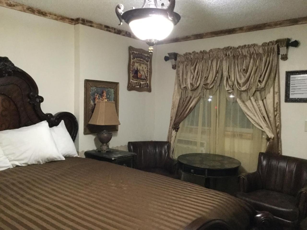 Black Bear Motel Davenport Экстерьер фото
