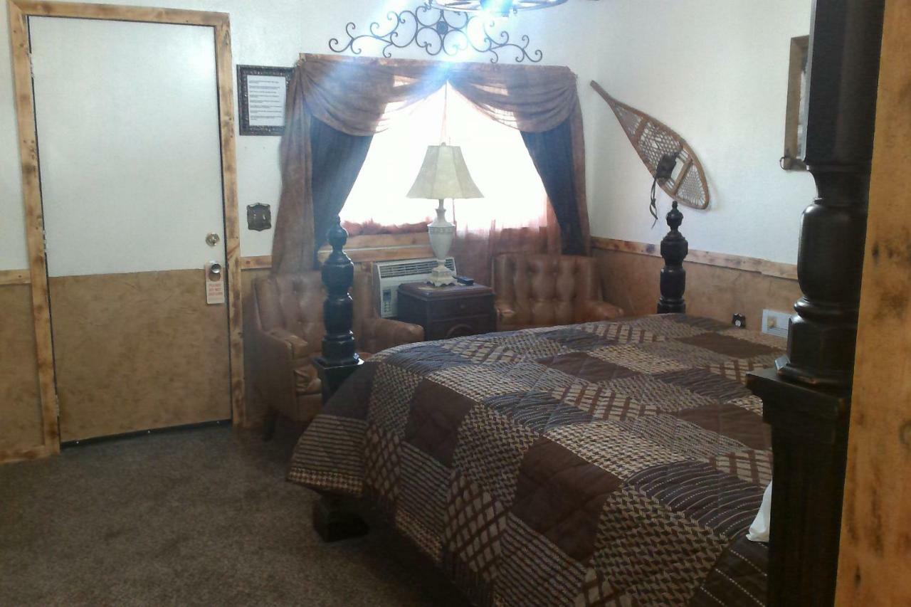 Black Bear Motel Davenport Экстерьер фото