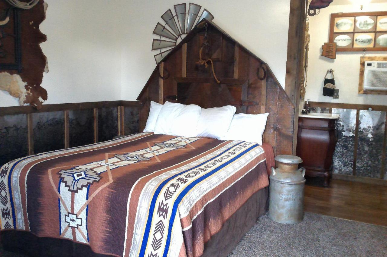 Black Bear Motel Davenport Экстерьер фото