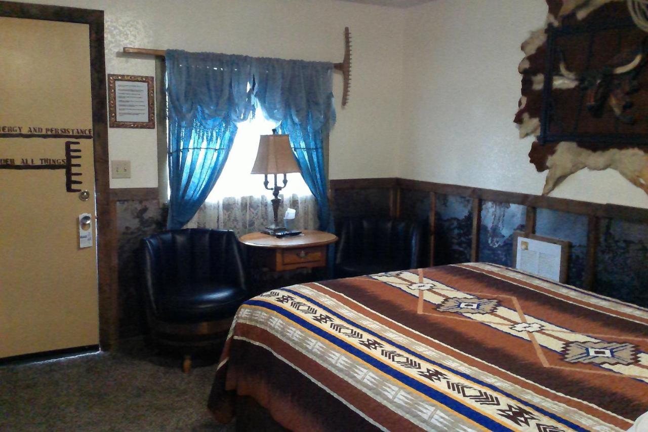 Black Bear Motel Davenport Экстерьер фото
