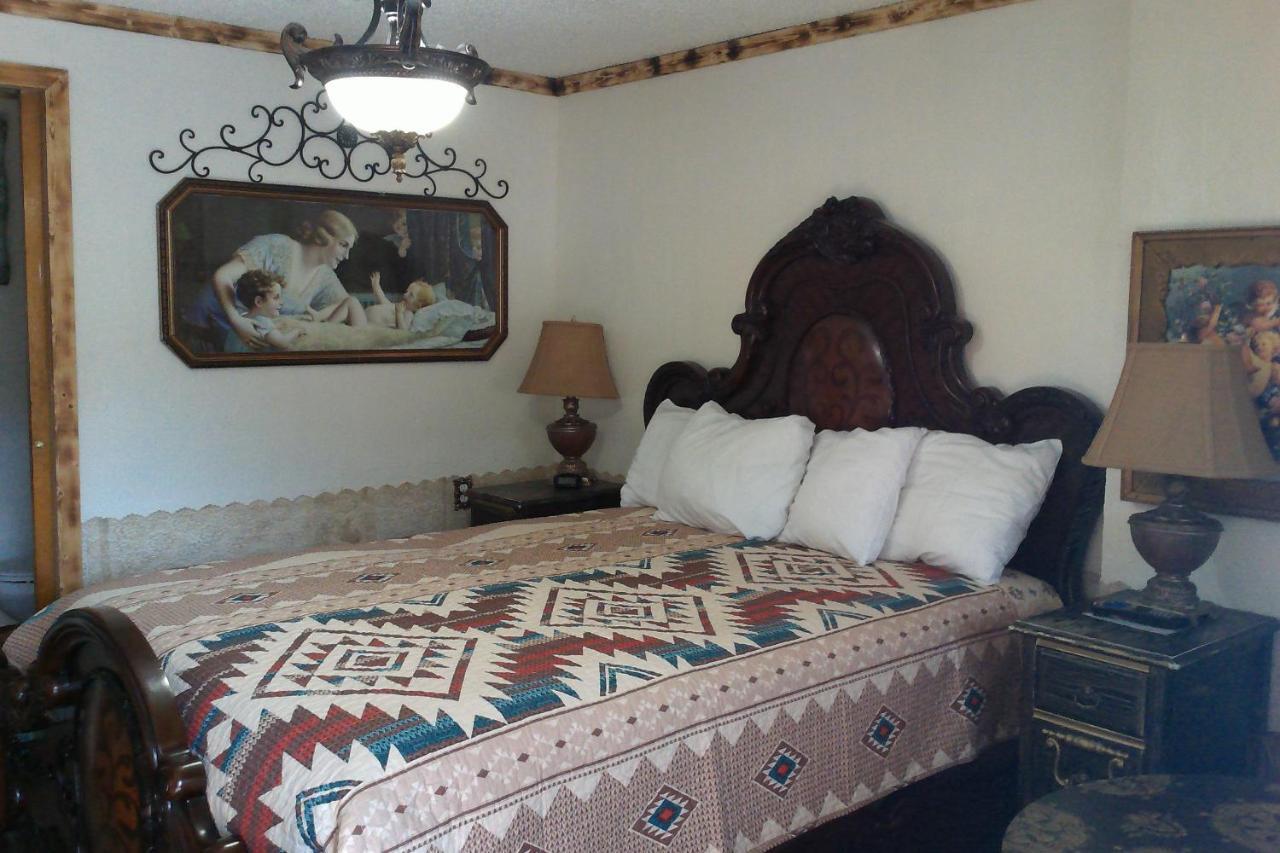 Black Bear Motel Davenport Экстерьер фото