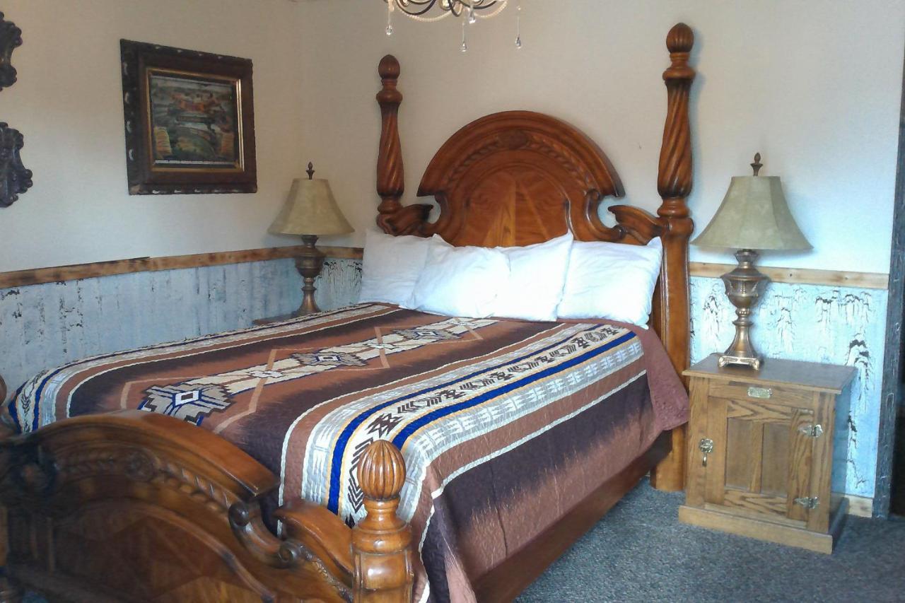 Black Bear Motel Davenport Экстерьер фото