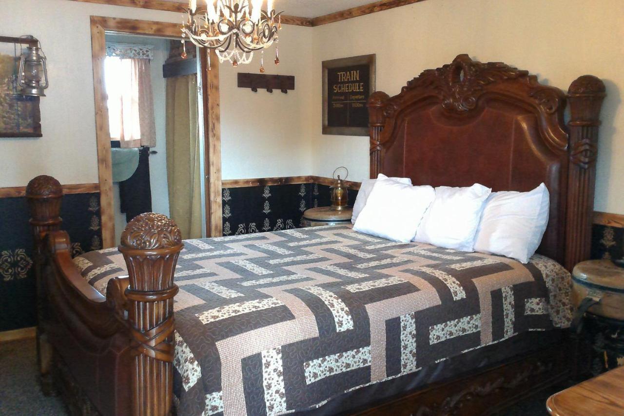 Black Bear Motel Davenport Экстерьер фото